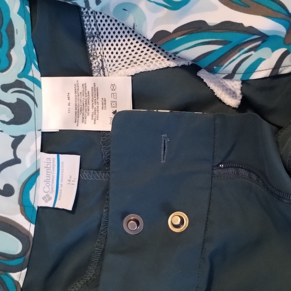 Bermuda Shorts - Picture 4 of 6